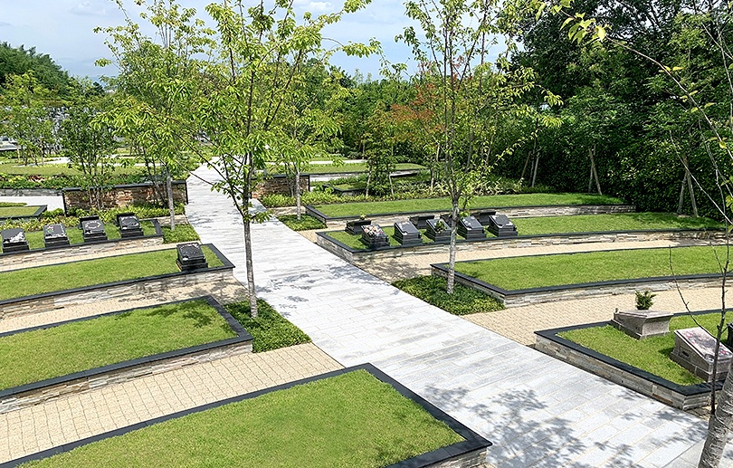 デザイン墓石樹木葬の写真